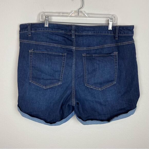 Lane Bryant Blue Denim Essential Stretch Girlfriend Shorts 22 - Picture 3 of 4